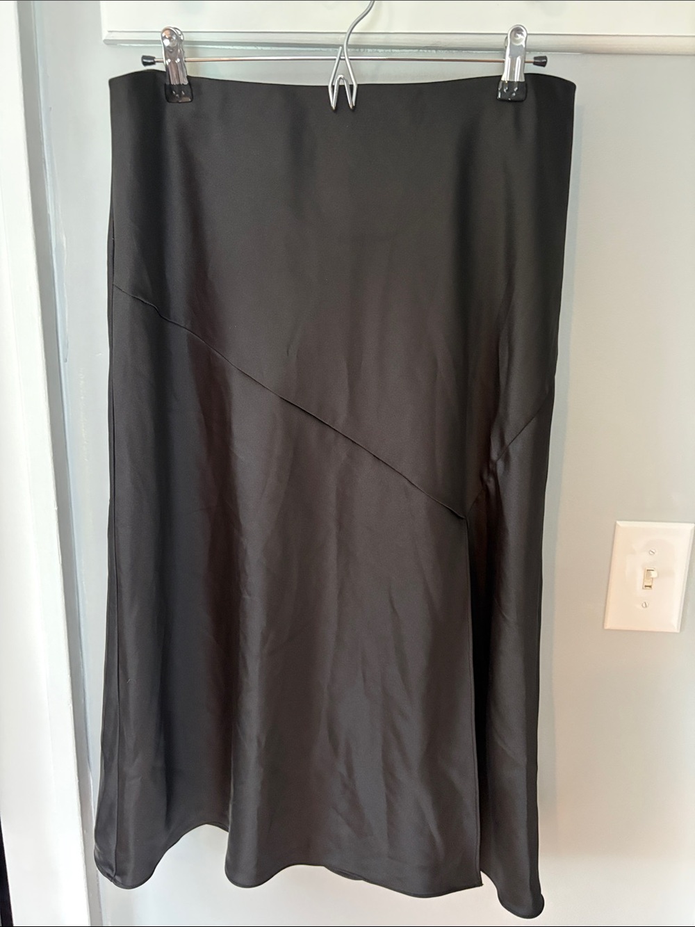 Like New Aaron & Amber Classic Black A-Line Skirt with Slit - Women’s Size L